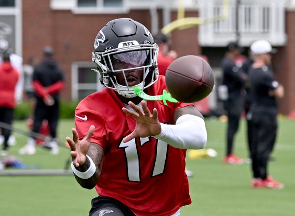 Atlanta Falcons wide receiver Zachariah Branch (17) runs a drill during an OTA workout at Atlanta Falcons Training Facility on Wednesday, May 27, 2026, in Flowery Branch. (Hyosub Shin/AJC)