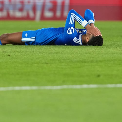 Real Madrid's Jude Bellingham reacts after the Spanish La Liga soccer match between Elche and Real Madrid in Elche, Spain, Sunday, Nov. 23, 2025. (AP Photo/Alberto Saiz)