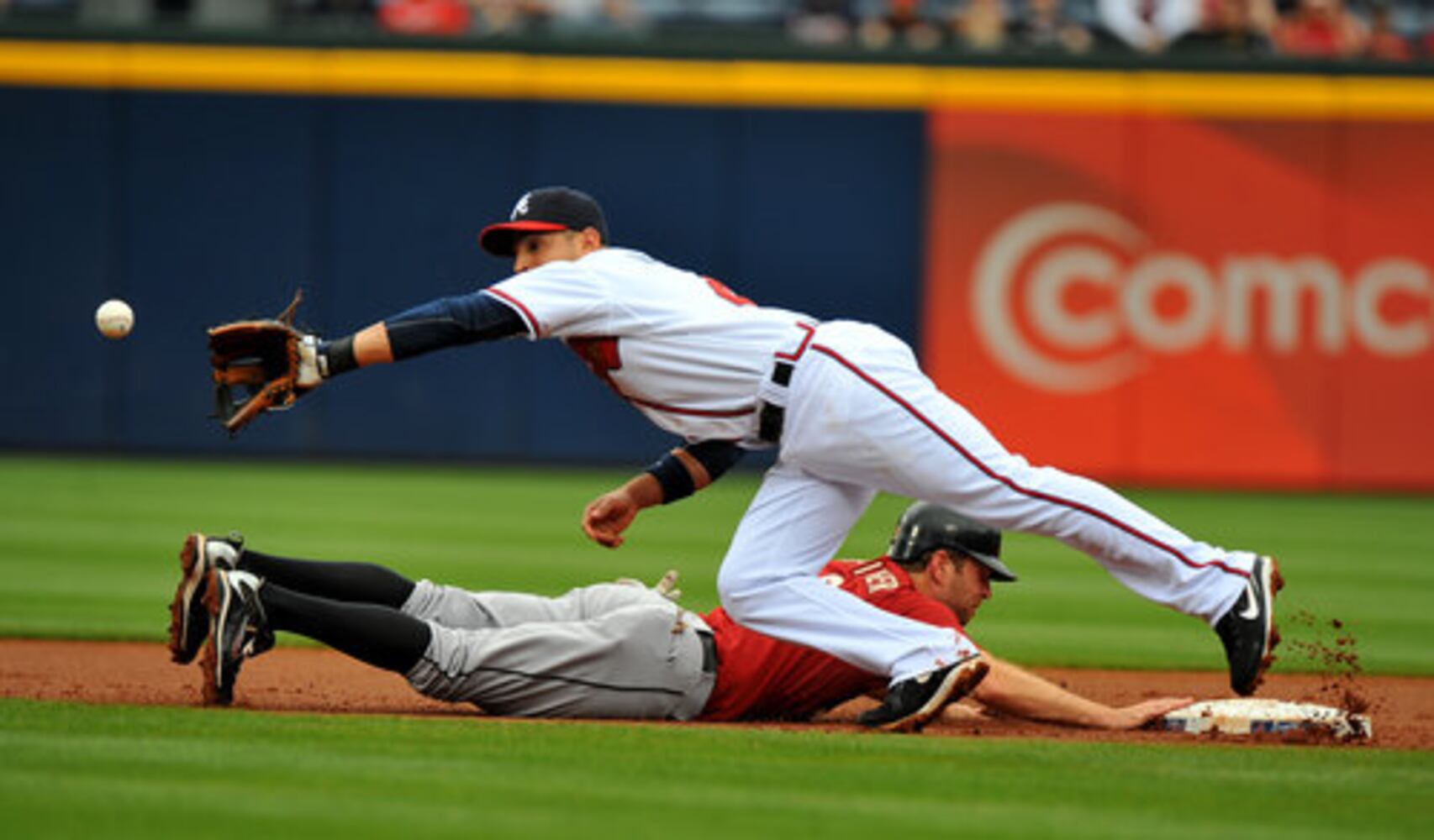 Braves hammer Houston