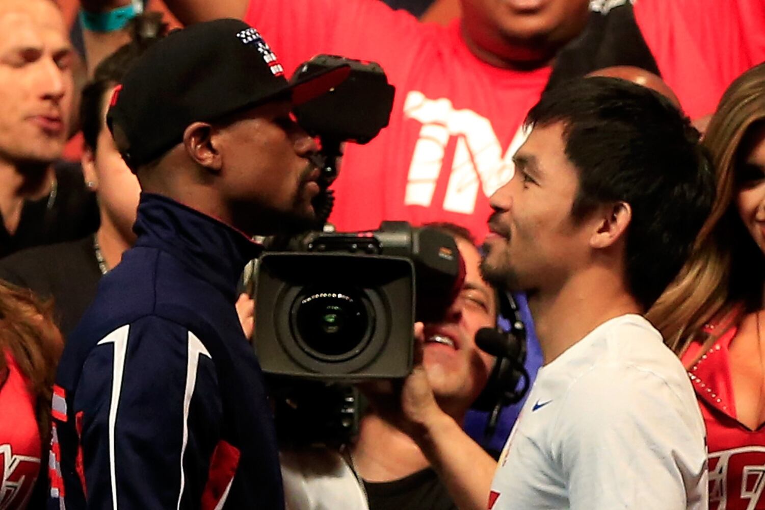 Mayweather Pacquiao weigh-in