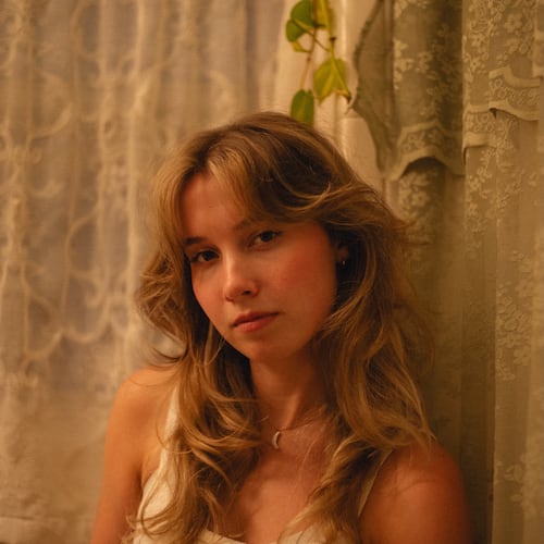 Canton native Sydney Rose, born Sydney Struchtemeyer, dropped her viral single "We Hug Now" on Feb. 13, 2025. The song led to her signing with Mercury Records. (Courtesy of Sophia Valladares)