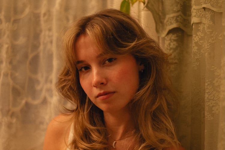 Canton native Sydney Rose, born Sydney Struchtemeyer, dropped her viral single "We Hug Now" on Feb. 13, 2025. The song led to her signing with Mercury Records. (Courtesy of Sofia Valladares)