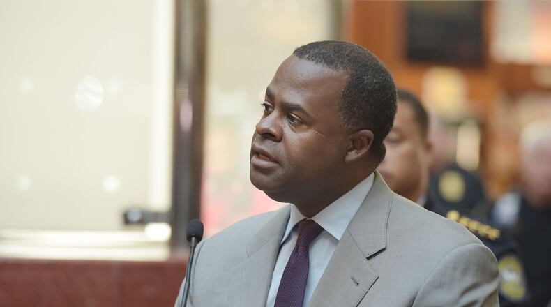 Atlanta Mayor Kasim Reed has joined more than 30 elected leaders across the nation in calling on President-elect Donald Trump to support cutting carbon emissions and promoting renewable energy. KENT D. JOHNSON/KDJOHNSON@AJC.COM