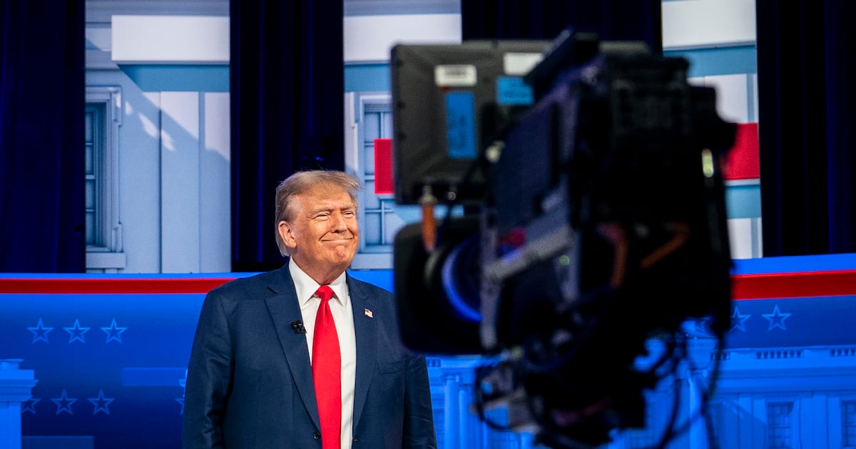 Donald Trump thematisiert bei der Bürgerversammlung von Fox News im ...