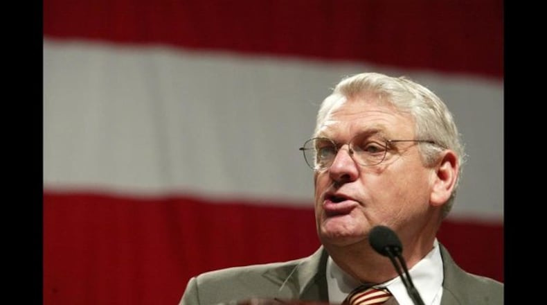 Former U.S. Rep. Mac Collins, a GOP pioneer in Georgia, dies at 74.