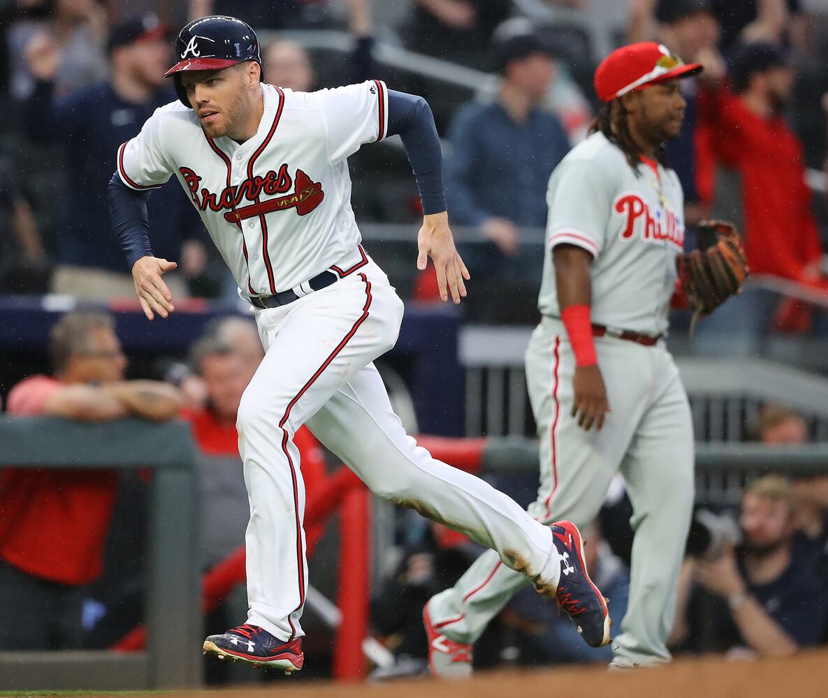 Photos: Markakis gives Braves a walkoff win over the Phillies