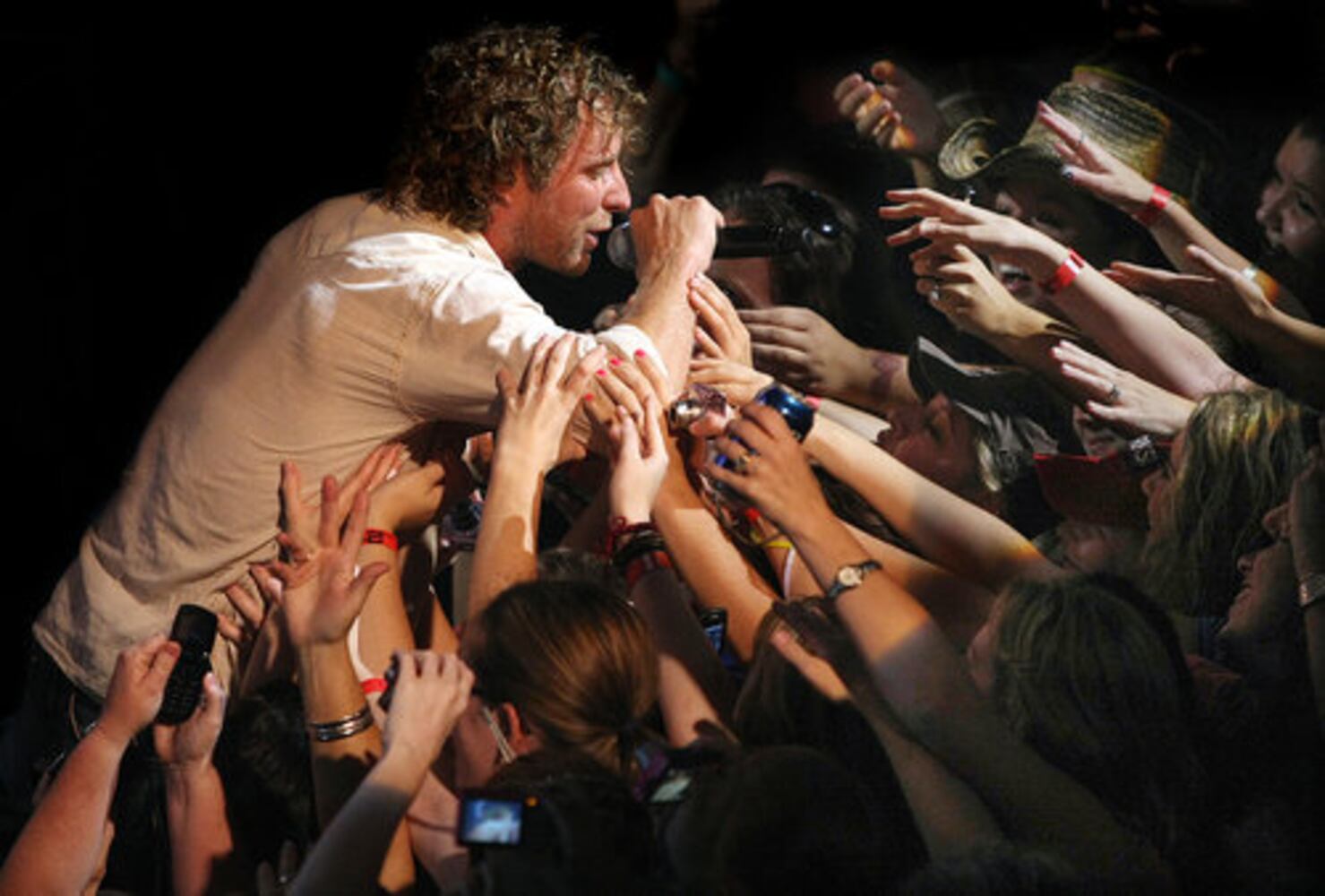 Dierks Bentley plays free Tabernacle concert