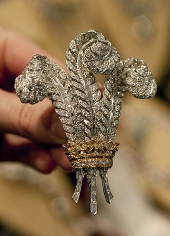 Elizabeth Taylor's jewels come to auction