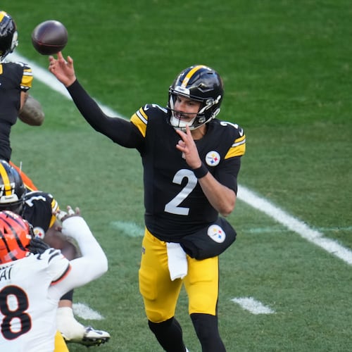 Pittsburgh Steelers quarterback Mason Rudolph (2) throws against the Cincinnati Bengals during the first second of an NFL football game Sunday, Nov. 16, 2025, in Pittsburgh. (AP Photo/Gene J. Puskar)
