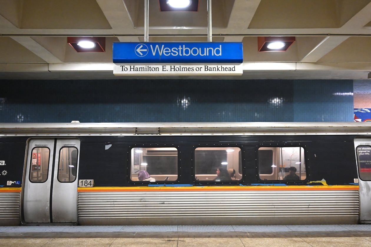 A MARTA train stops at a station. Early Saturday, a MARTA train fatally struck and killed a woman in Southwest Atlanta. (Hyosub Shin/AJC 2026)