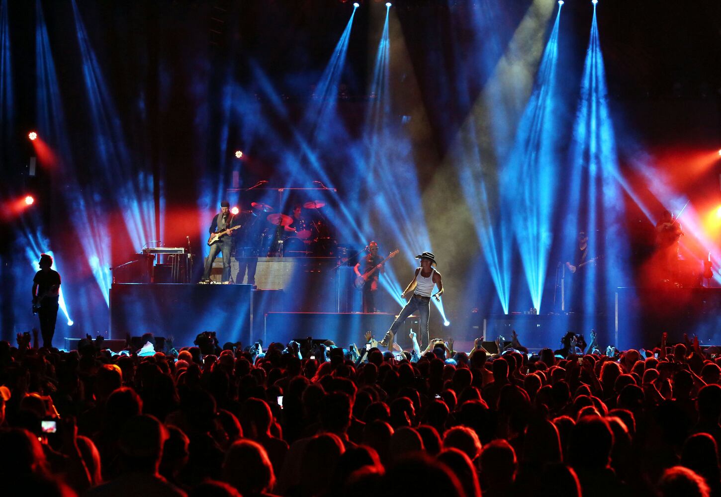 Country music stars play Aaron's Amphitheatre at Lakewood