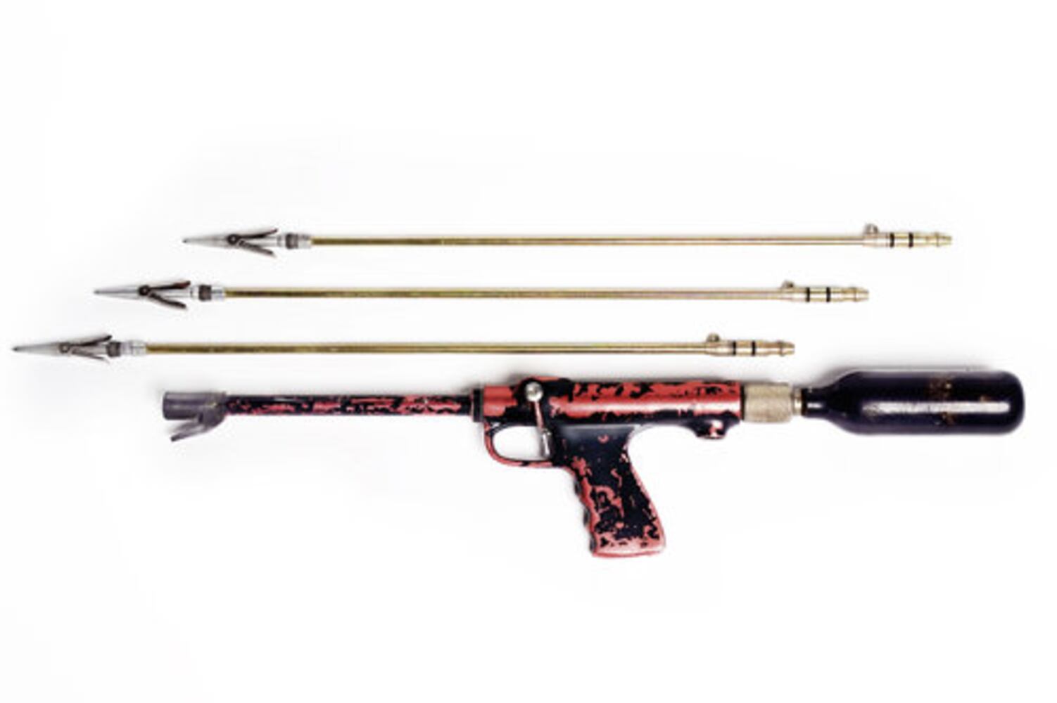 London museum displays James Bond's magic