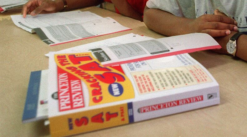 940910 - Atlanta, Georgia - FILE PHOT0 -
A Therrell High School SAT preparation class. (AJC Staff Photo/Erik Lesser)