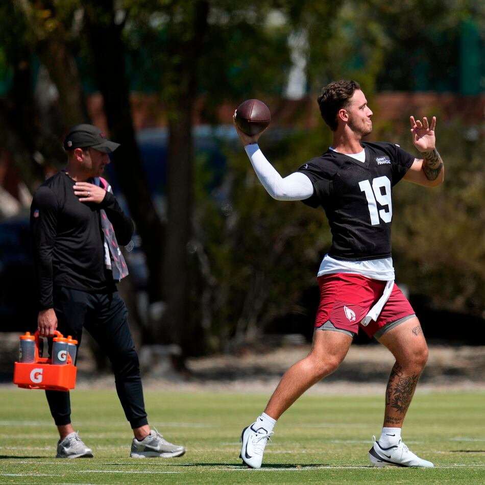 FILE - Arizona Cardinals quarterback Carson Beck (19) throws during the NFL football team's rookie minicamp on May 8, 2026, in Tempe, Ariz. (AP Photo/Ross D. Franklin, File)