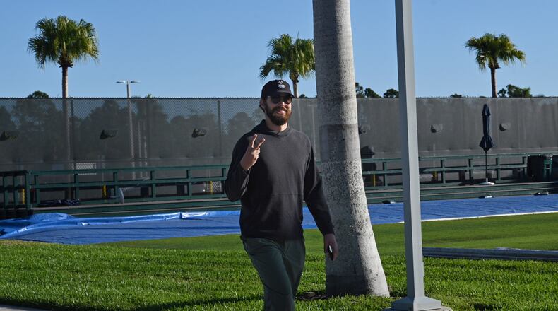Braves starting pitcher Ian Anderson arrives at spring training at CoolToday Park on Monday in North Port, Florida. (Hyosub Shin / Hyosub.Shin@ajc.com)