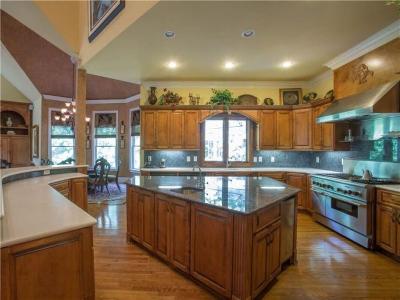 215 Bunratty Ct, Roswell, GA 30076