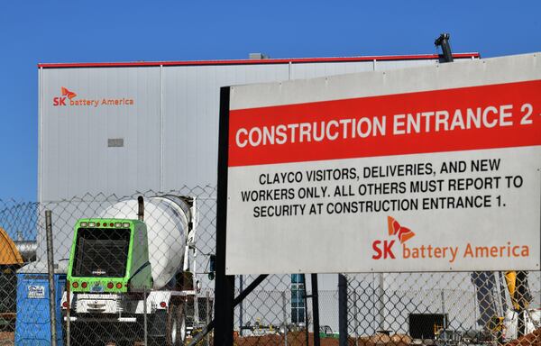 SK Innovation's $2.6 billion construction site in Commerce in 2020. (Hyosub Shin/AJC)