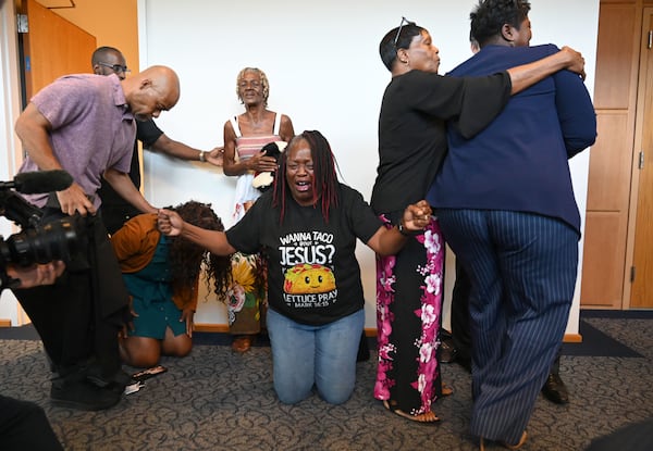 Family members and friends react following Danyel Smith’s bond hearing at Gwinnett County Superior Court on Tuesday, Sept. 1, 2026, in Lawrenceville. (Hyosub Shin/AJC)