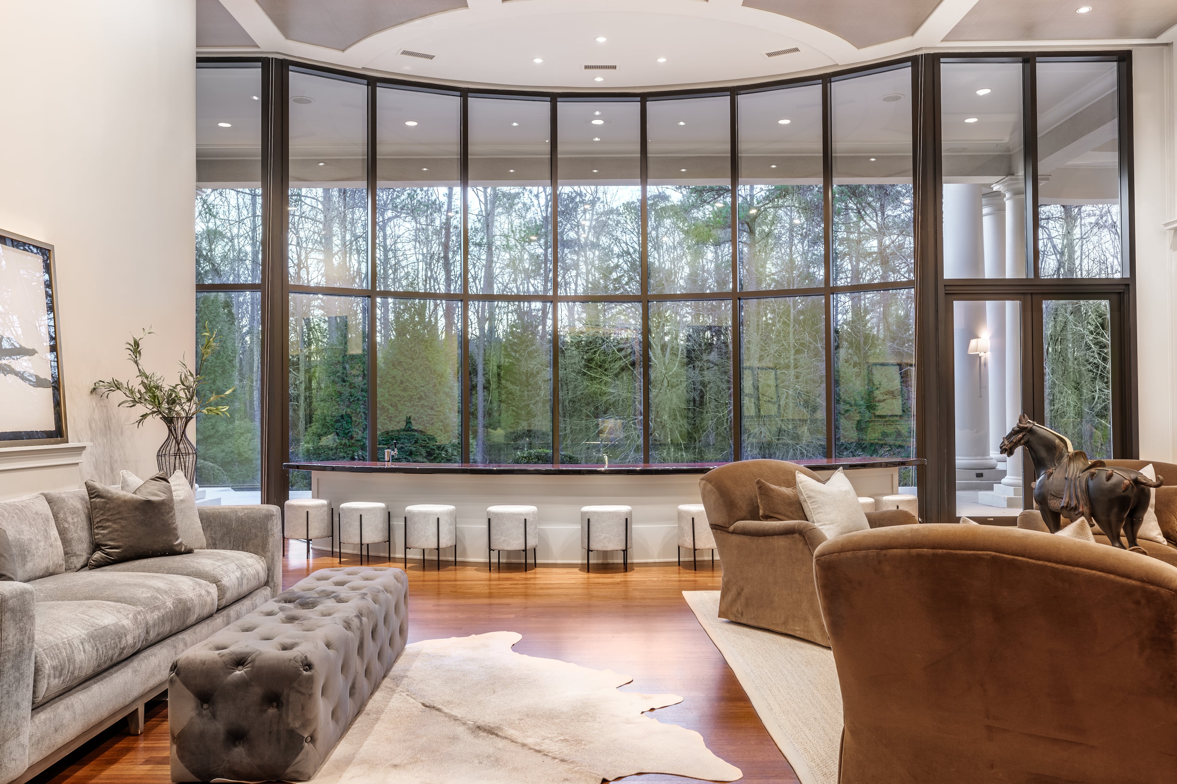 This Milton mansion is a unique find, even among Georgia’s luxury listings.
Listing by Bonnie Smith