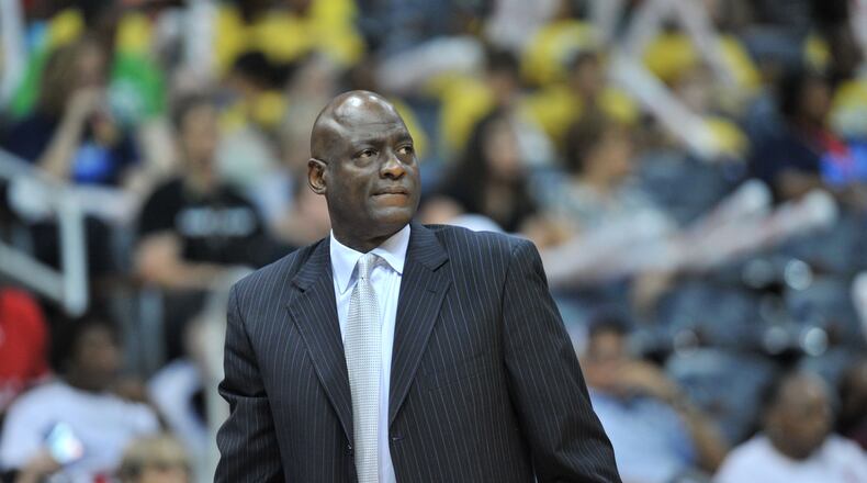 Michael Cooper’s Dream team fell to 10-16. File photo by HYOSUB SHIN / HSHIN@AJC.COM