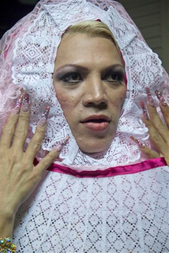 Mexico's gay community embraces indigenous 'muxes'