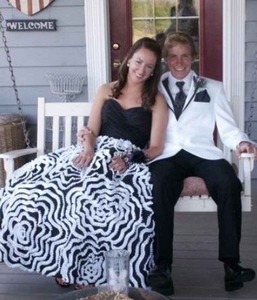 Roswell, Kell, Sequoyah students kick off Prom 2011