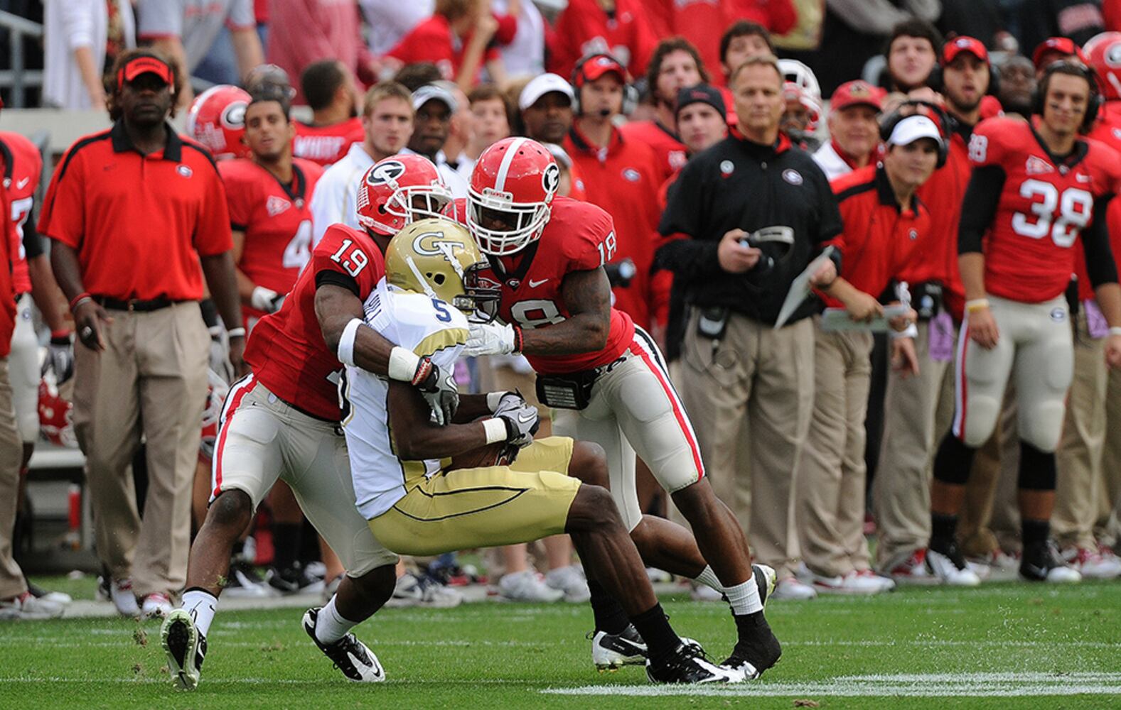 2011 - (13) Georgia 31, (23) Georgia Tech 17