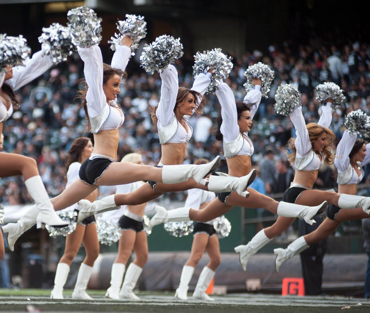 NFL cheerleaders and fans, Week 9