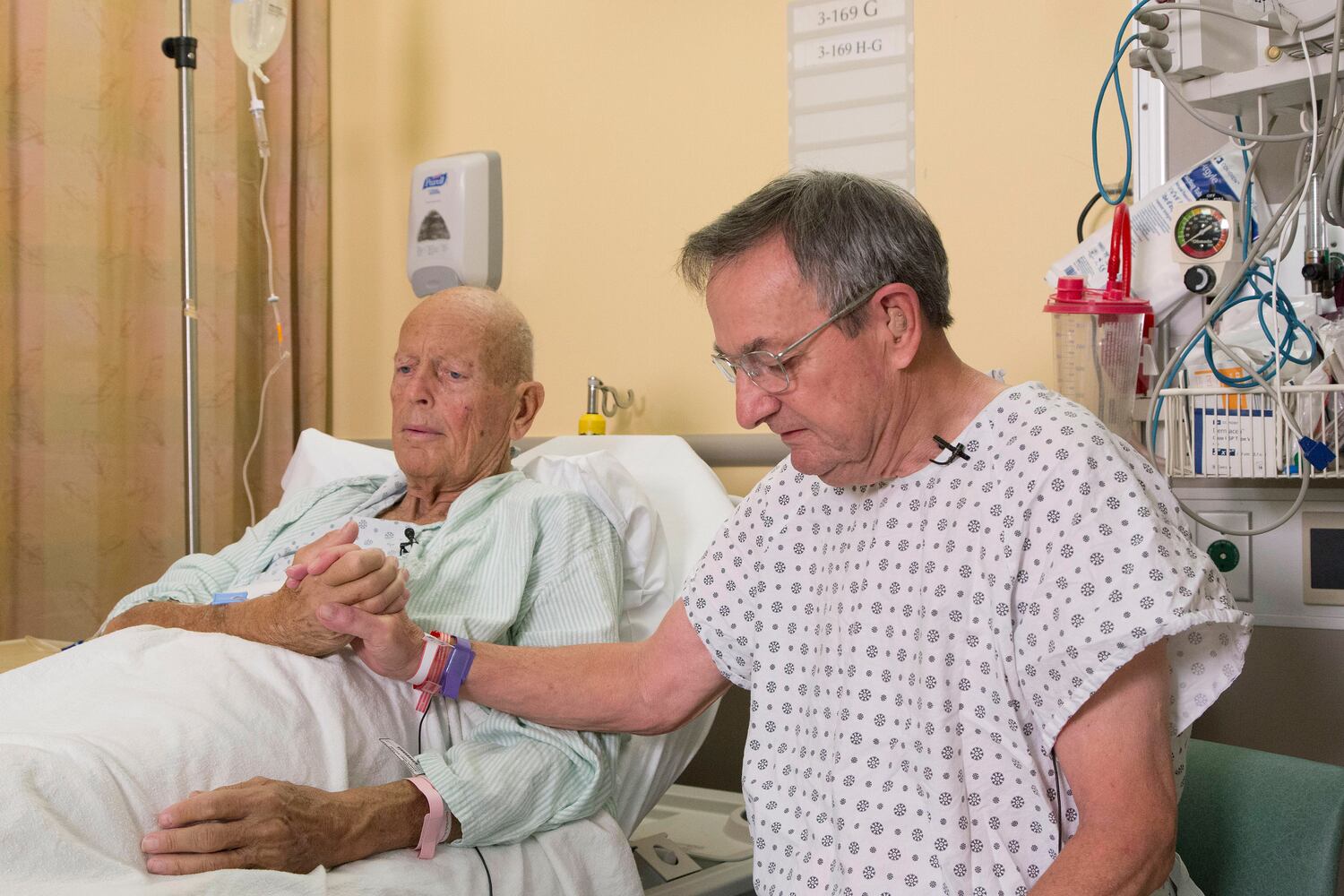 PHOTOS: Veterans strengthen bond through kidney donation