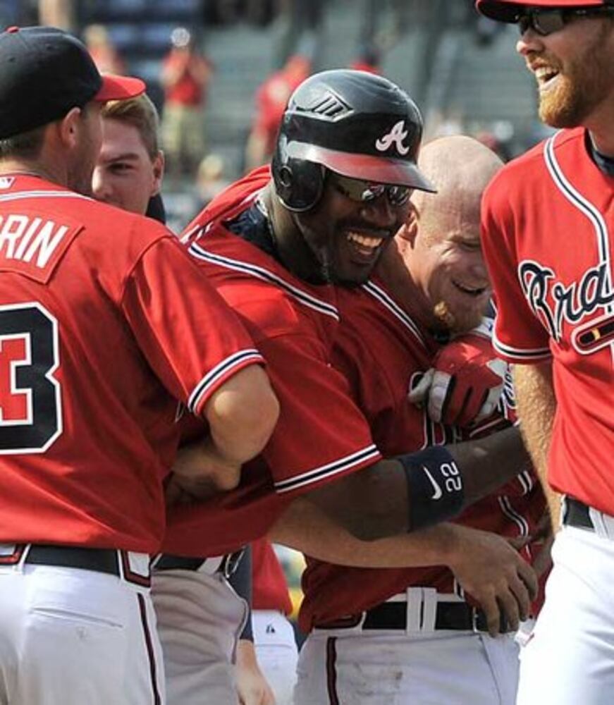 Braves top Cards on walkoff PH