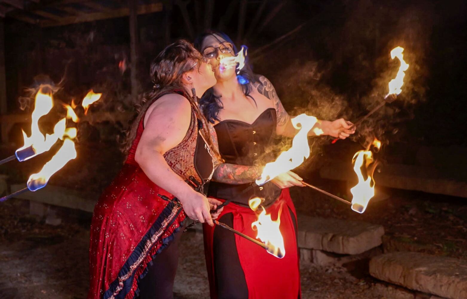 FIERY WOMEN: A DAZZLING FIRE PERFORMANCE