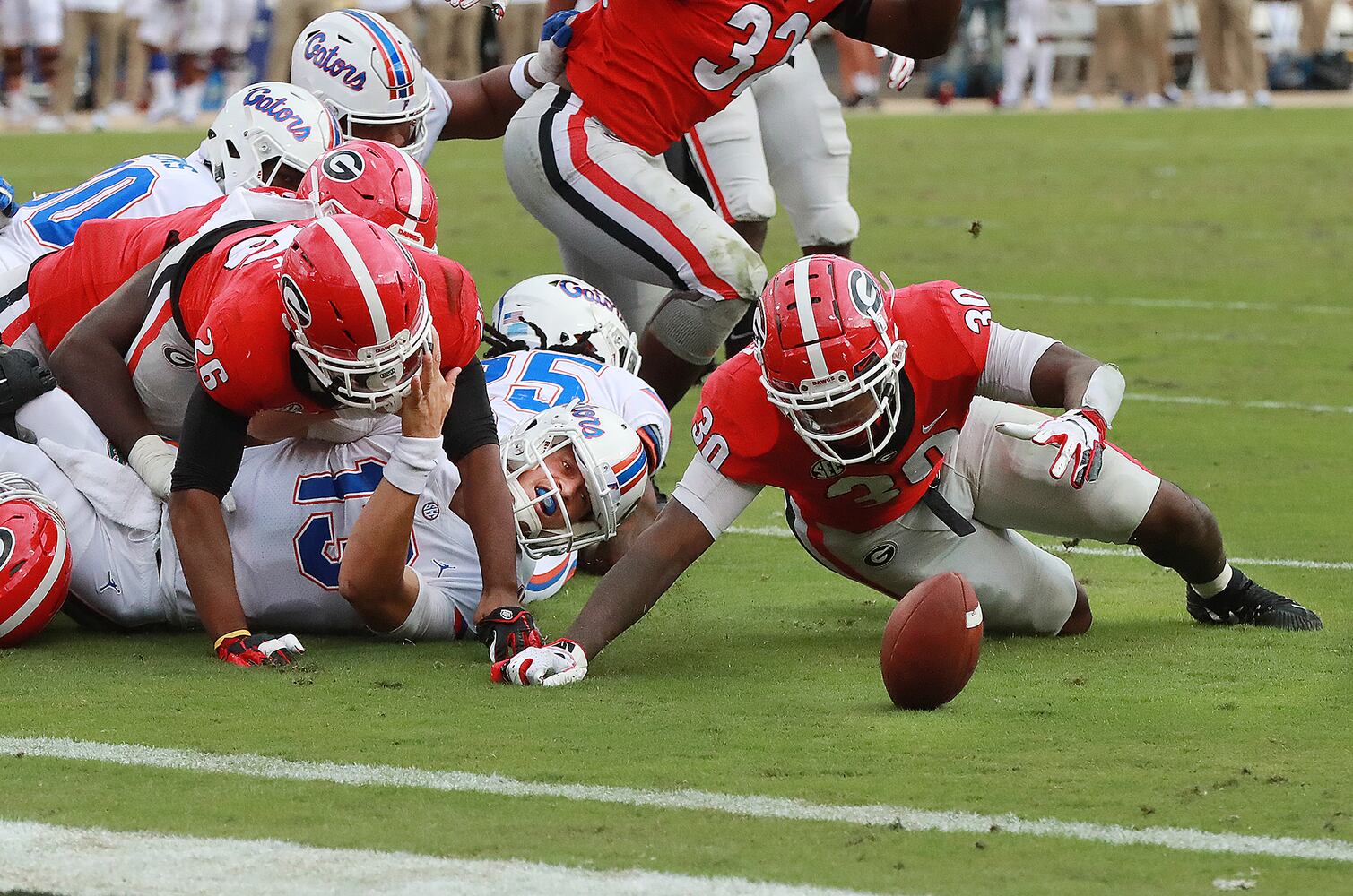 Photos: Bulldogs outlast the Gators in Jacksonville