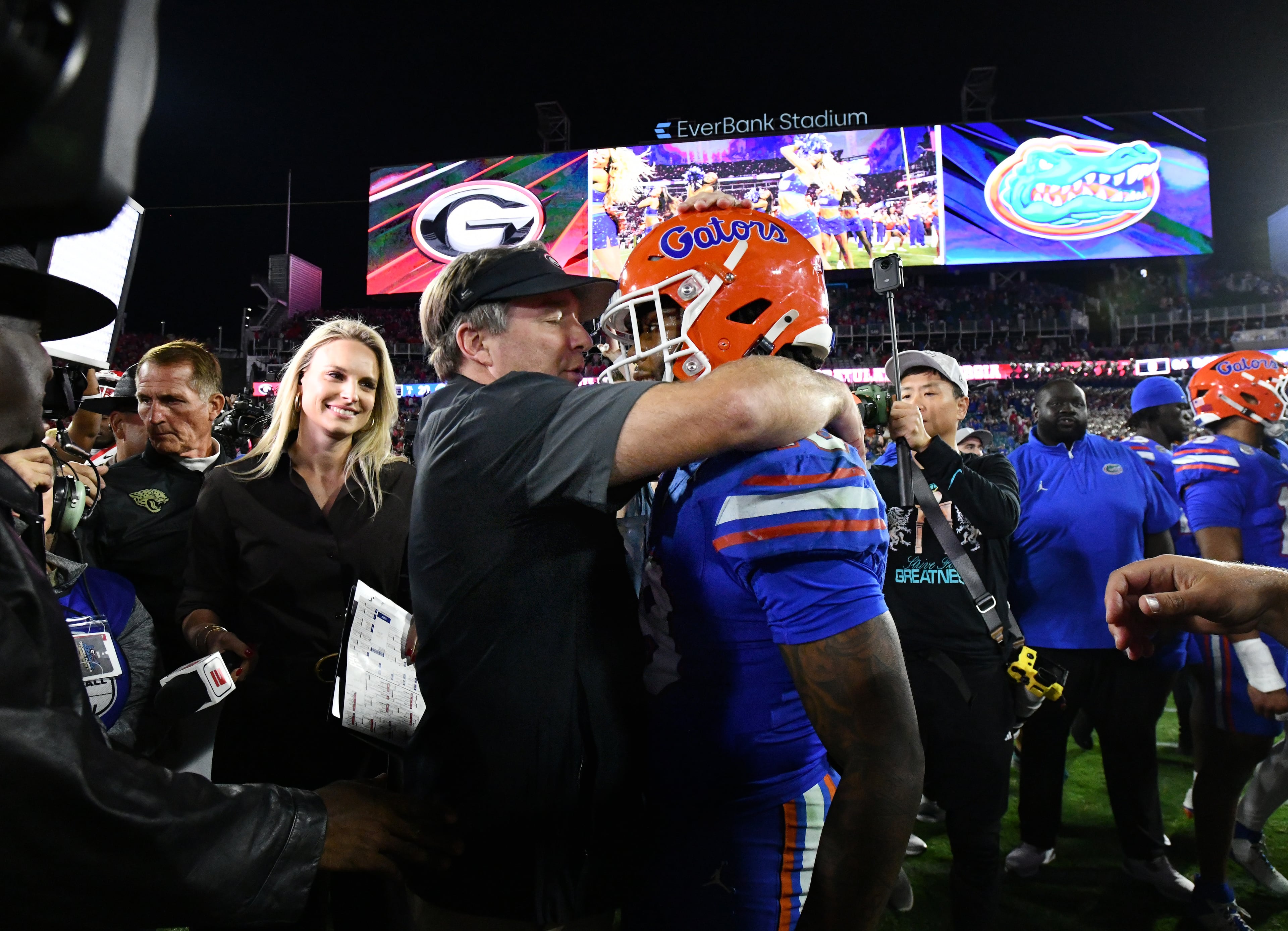 Georgia head coach Kirby Smart talks to Florida safety Bryce Thornton (18) after Georgia beat Florida during an NCAA football game, Saturday, November 1, 2025, Jacksonville, Fla. Georgia won 24-20 over Florida. (Hyosub Shin / AJC)