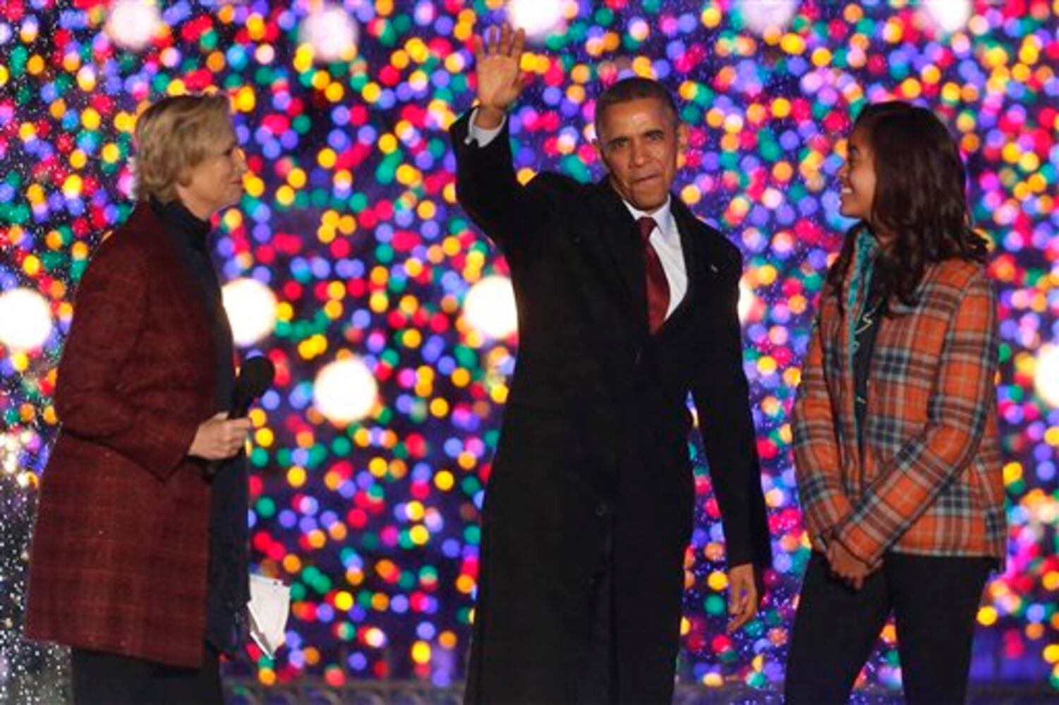 Obama lights National Christmas Tree