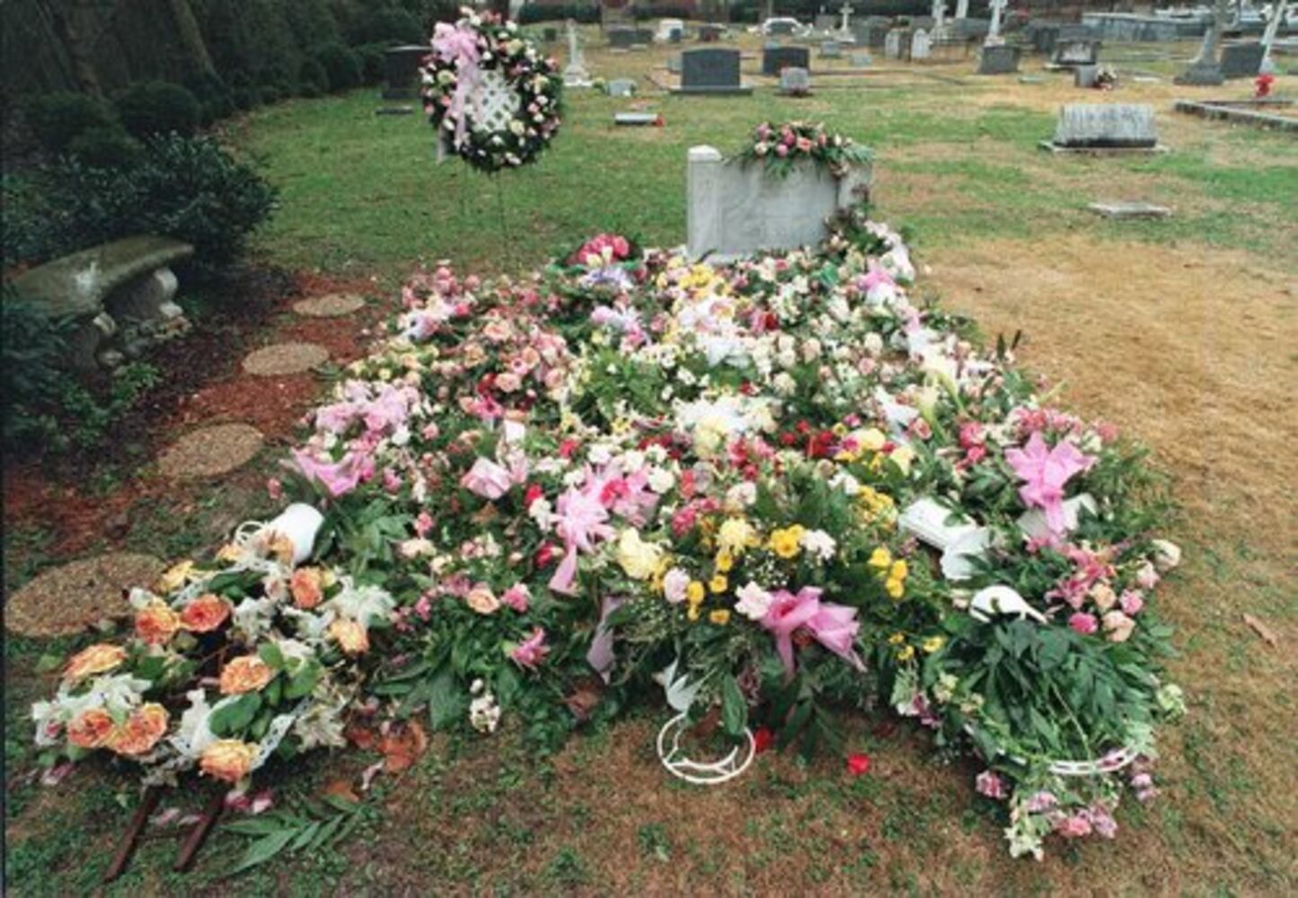 DNA clears Ramsey family in JonBenet murder