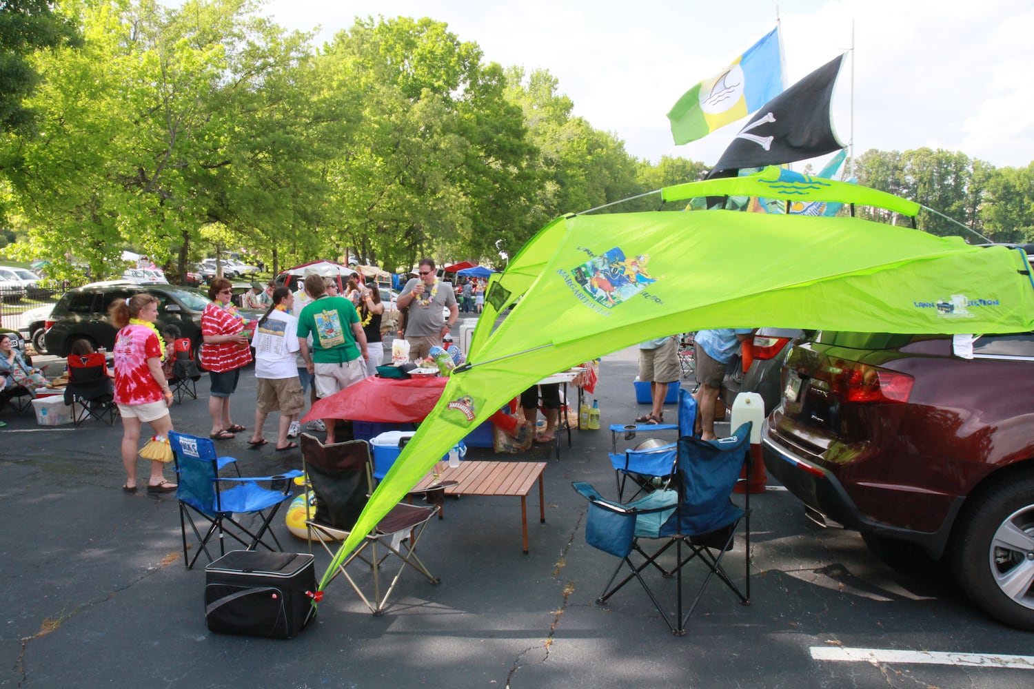 Jimmy Buffett fans gather for Atlanta concert