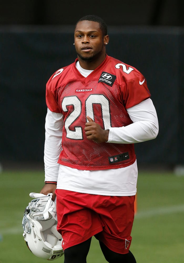 Arizona Cardinals RB Jonathan Dwyer arrested on domestic-violence charges in September