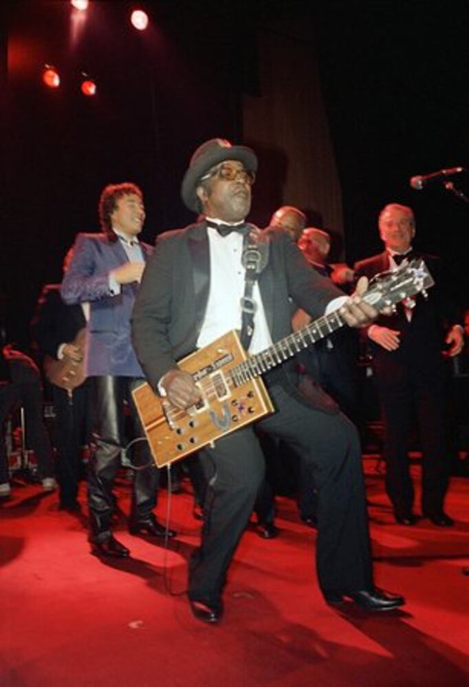 Music legend Bo Diddley dies