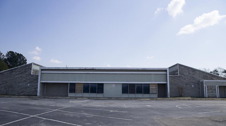The exterior of the Sprayberry Crossing Shopping Center in Marietta, on Thursday, March 21, 2019. ALYSSA POINTER/ALYSSA.POINTER@AJC.COM