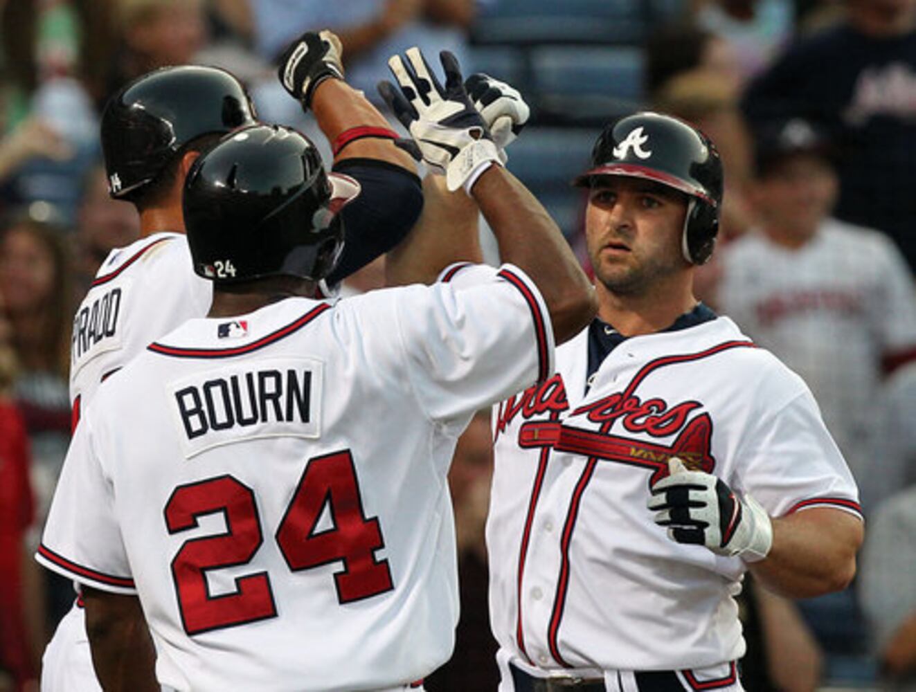 Braves snap 8-game losing streak