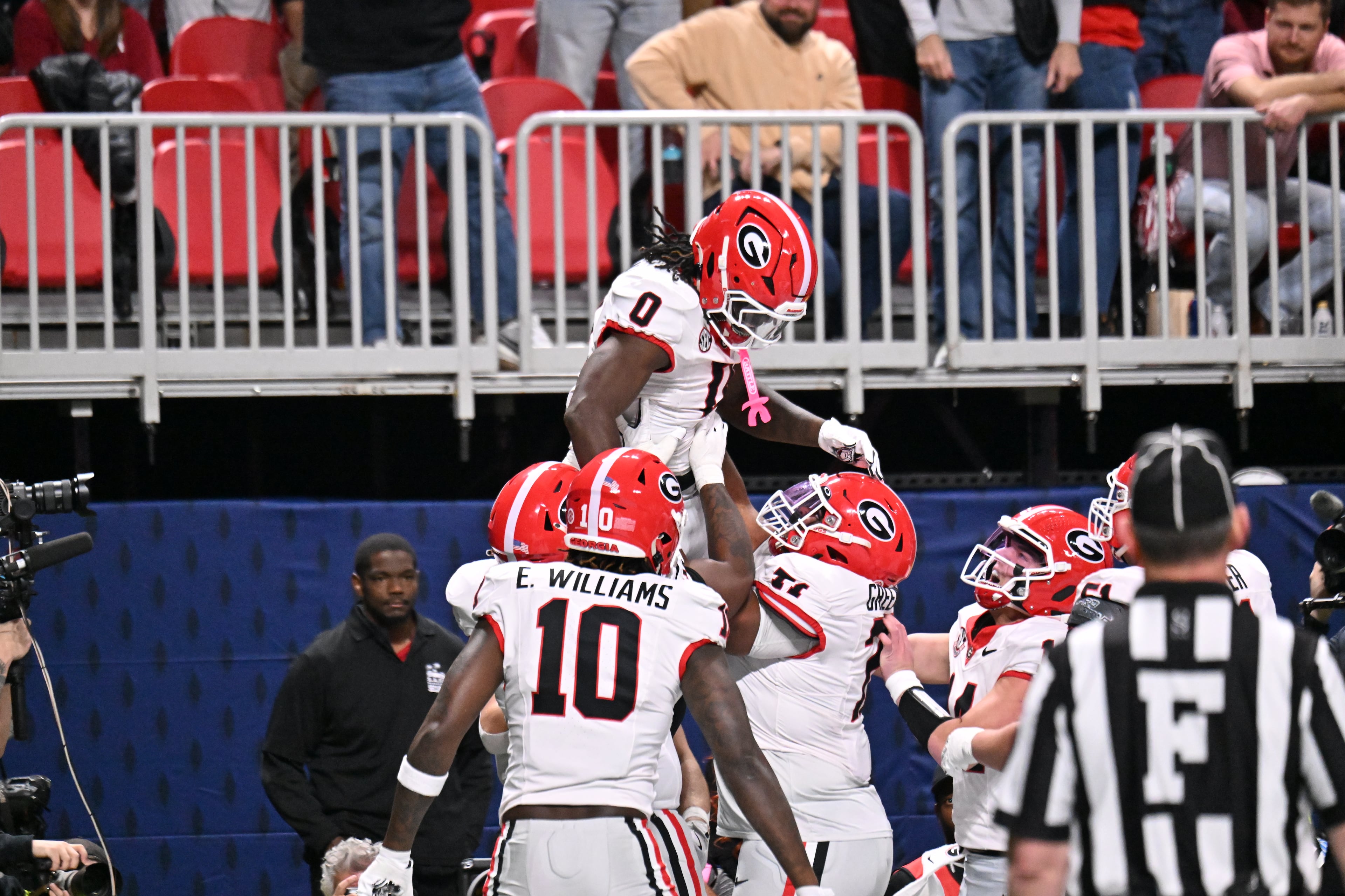 during the SEC Championship Game at Mercedes-Benz Stadium, Saturday, Dec. 6, 2025, in Atlanta. (Hyosub Shin / AJC)