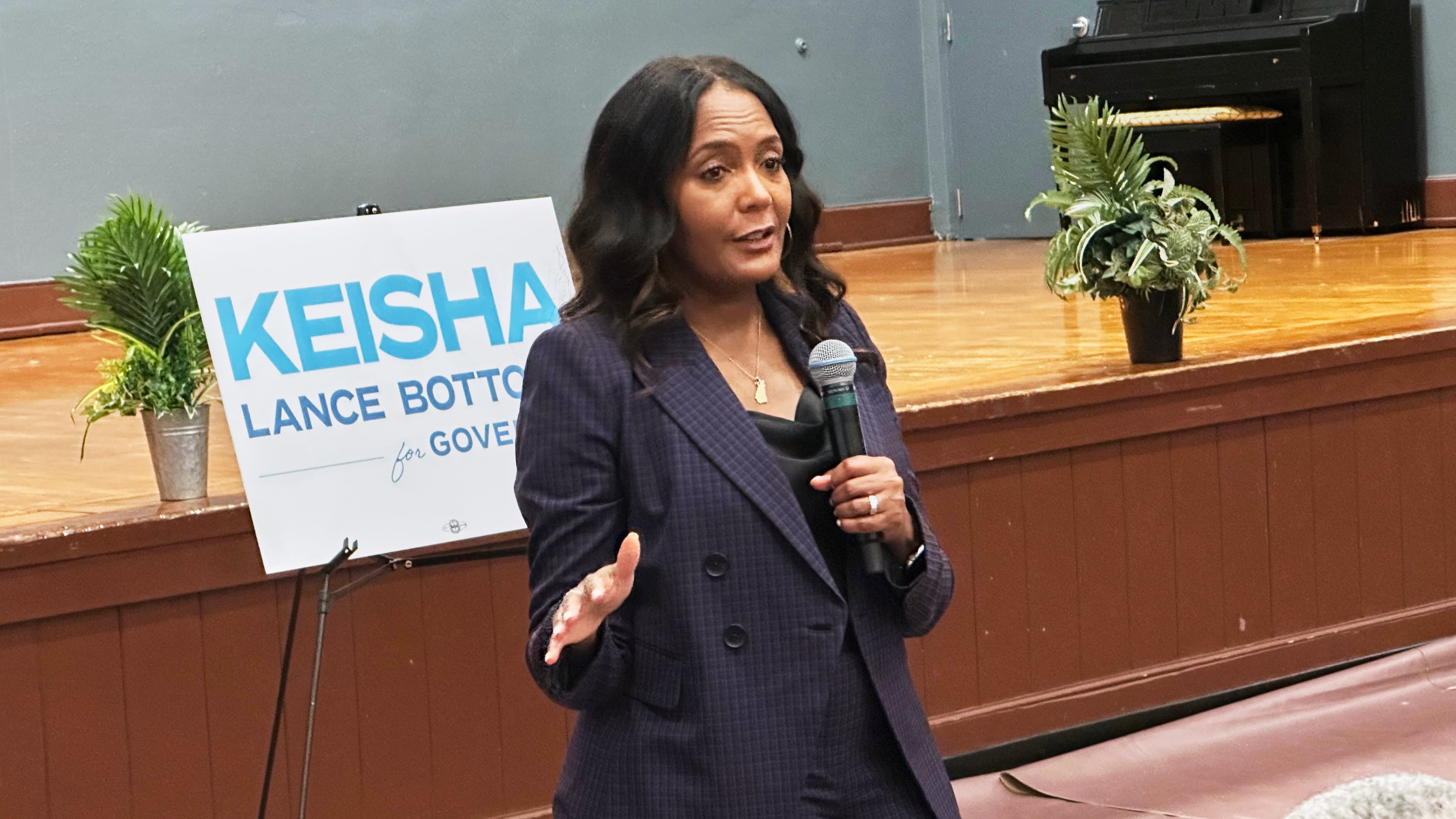 Atlanta Mayor Keisha Lance Bottoms speaks during a campaign stop in her 2026 Democratic bid for governor on Monday, Nov. 17, 2025 in Columbus, Ga. (AP Photo/Jeff Amy)