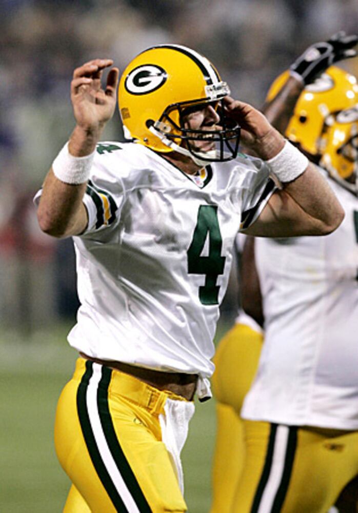 Favre becomes NFL's all time touchdown passer