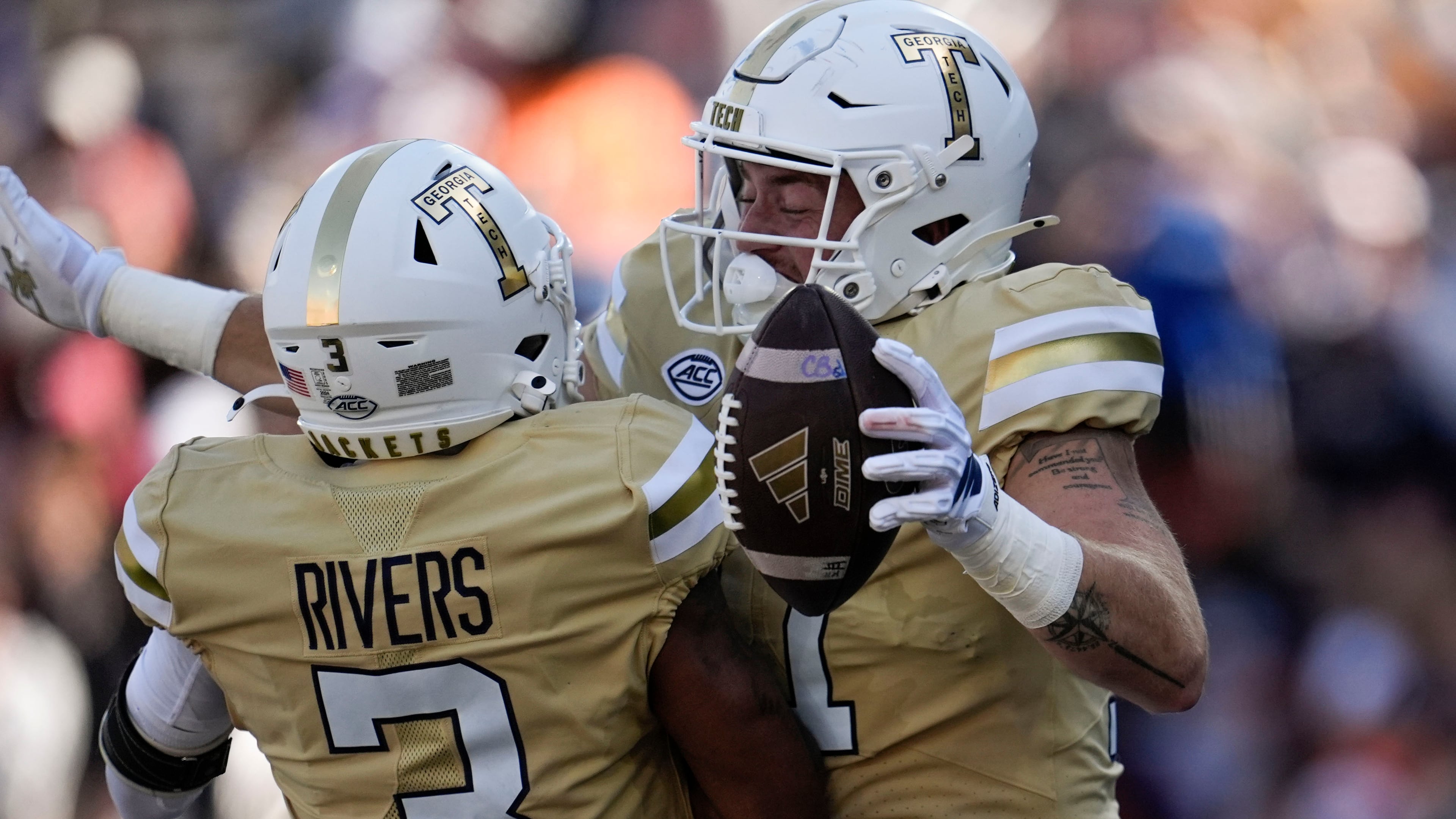 Georgia Tech tight end Josh Beetham (17) celebrates his touchdown against the Syracuse during the first half of an NCAA college football game, Saturday, Oct. 25, 2025, in Atlanta. (AP Photo/Mike Stewart)