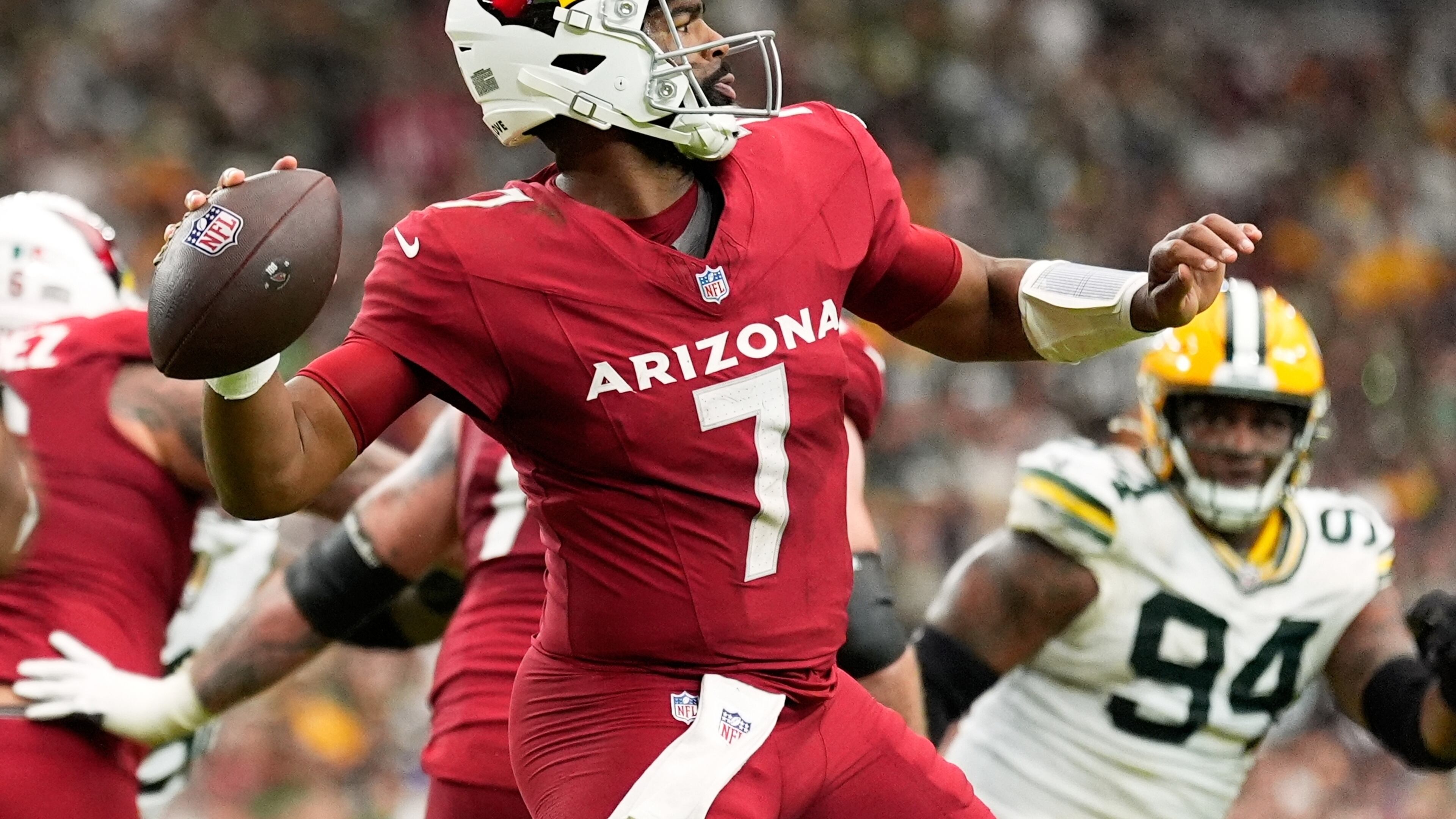 Arizona Cardinals' Jacoby Brissett throws during the first half of an NFL football game against the Green Bay Packers Sunday, Oct. 19, 2025, in Glendale, Ariz. (AP Photo/Ross D. Franklin)