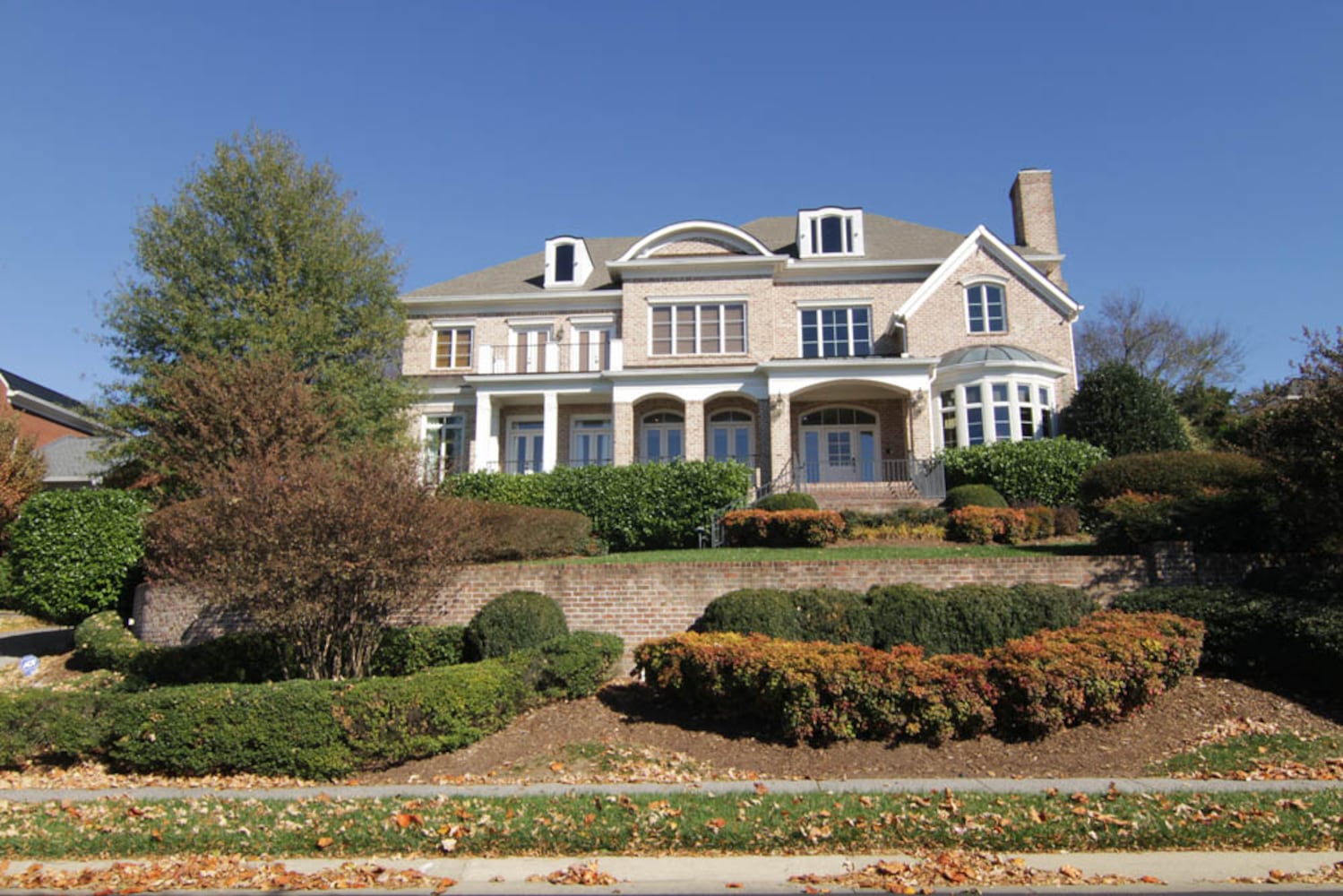 Franklin, Tenn., estate has billiards/media room, 3 wet bars