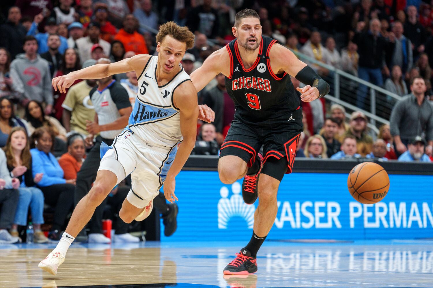 Bulls Hawks basketball