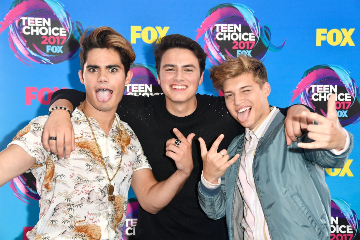 2017 teen choice awards red carpet