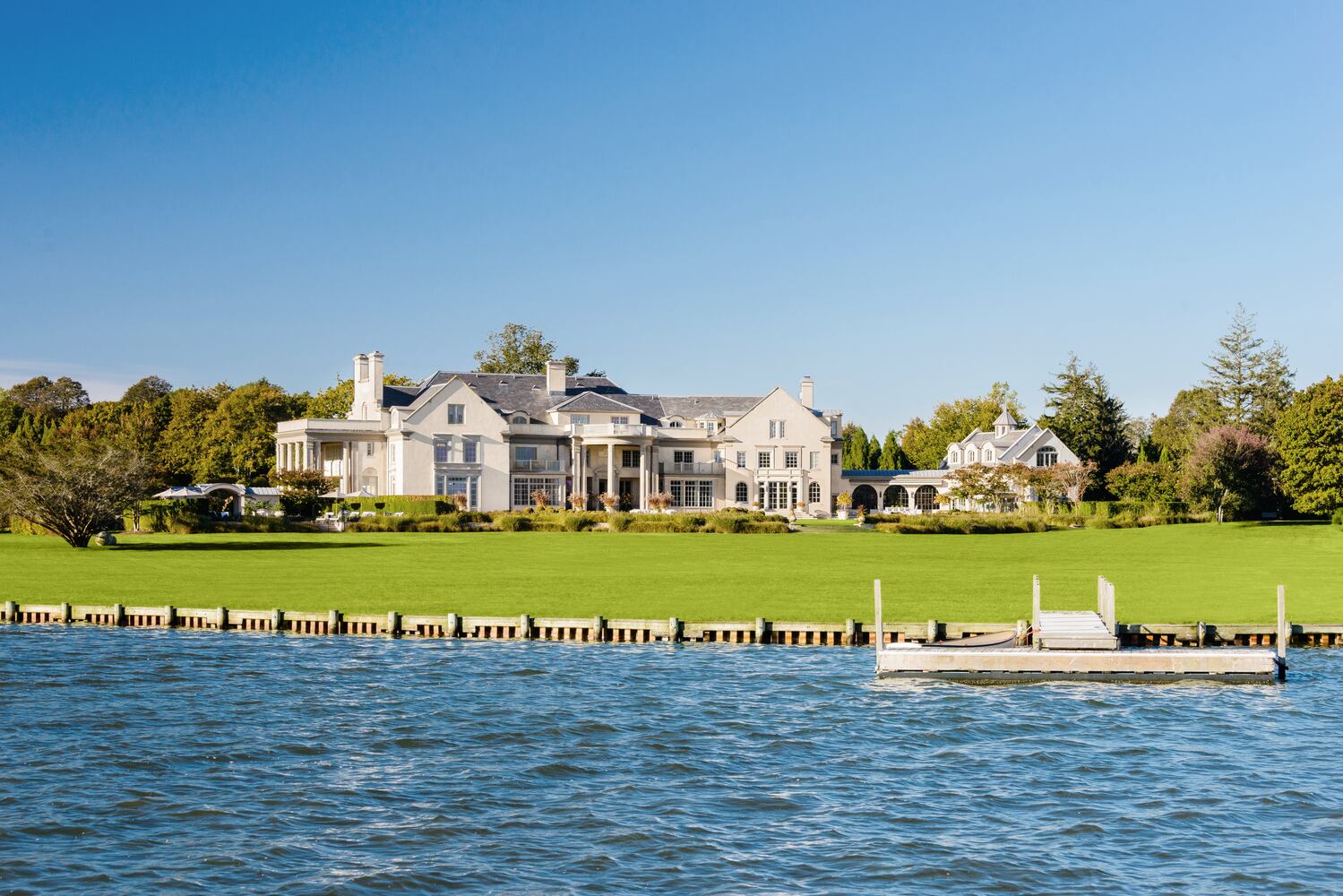 22,000-square-foot mansion has wine cellar, pool