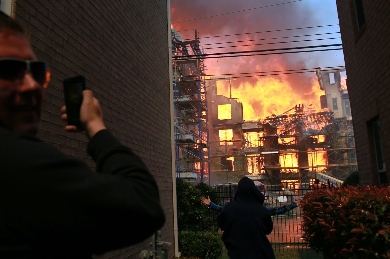 5-alarm fire at apartment construction site in Houston, 03.25.14